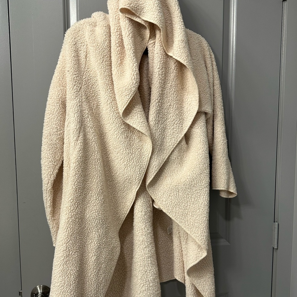 Fashion Nova soft Sherpa Jacket with hood
